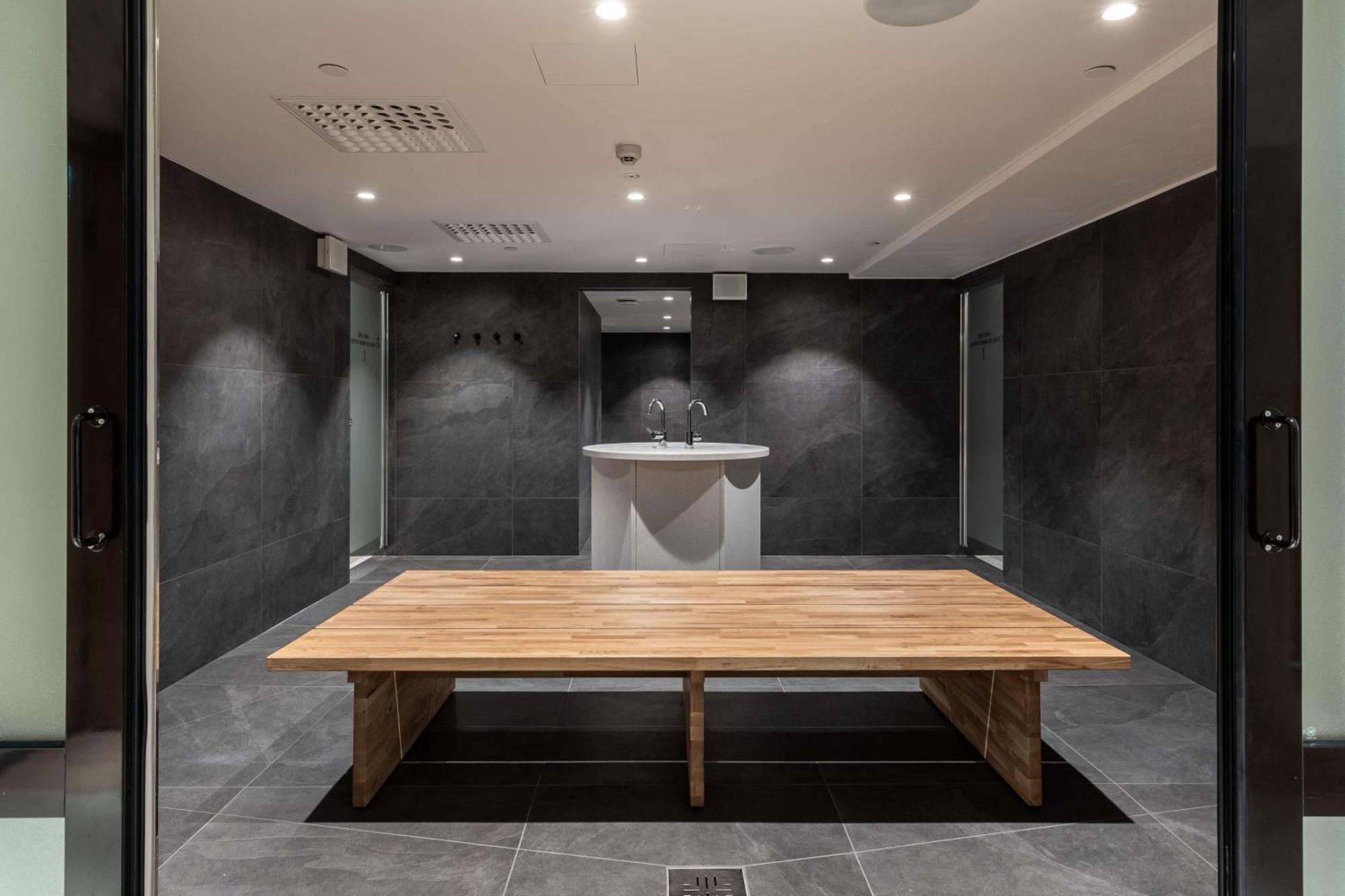 Scandic Helsinki Hub Экстерьер фото