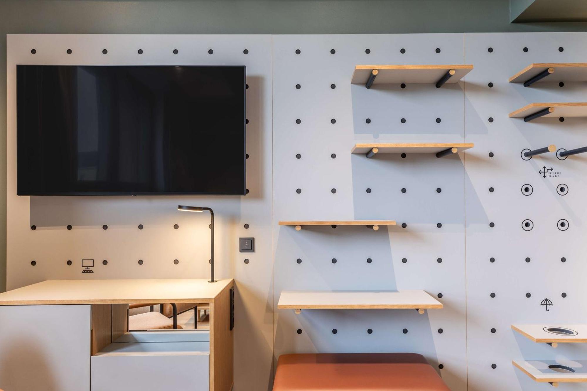 Scandic Helsinki Hub Экстерьер фото