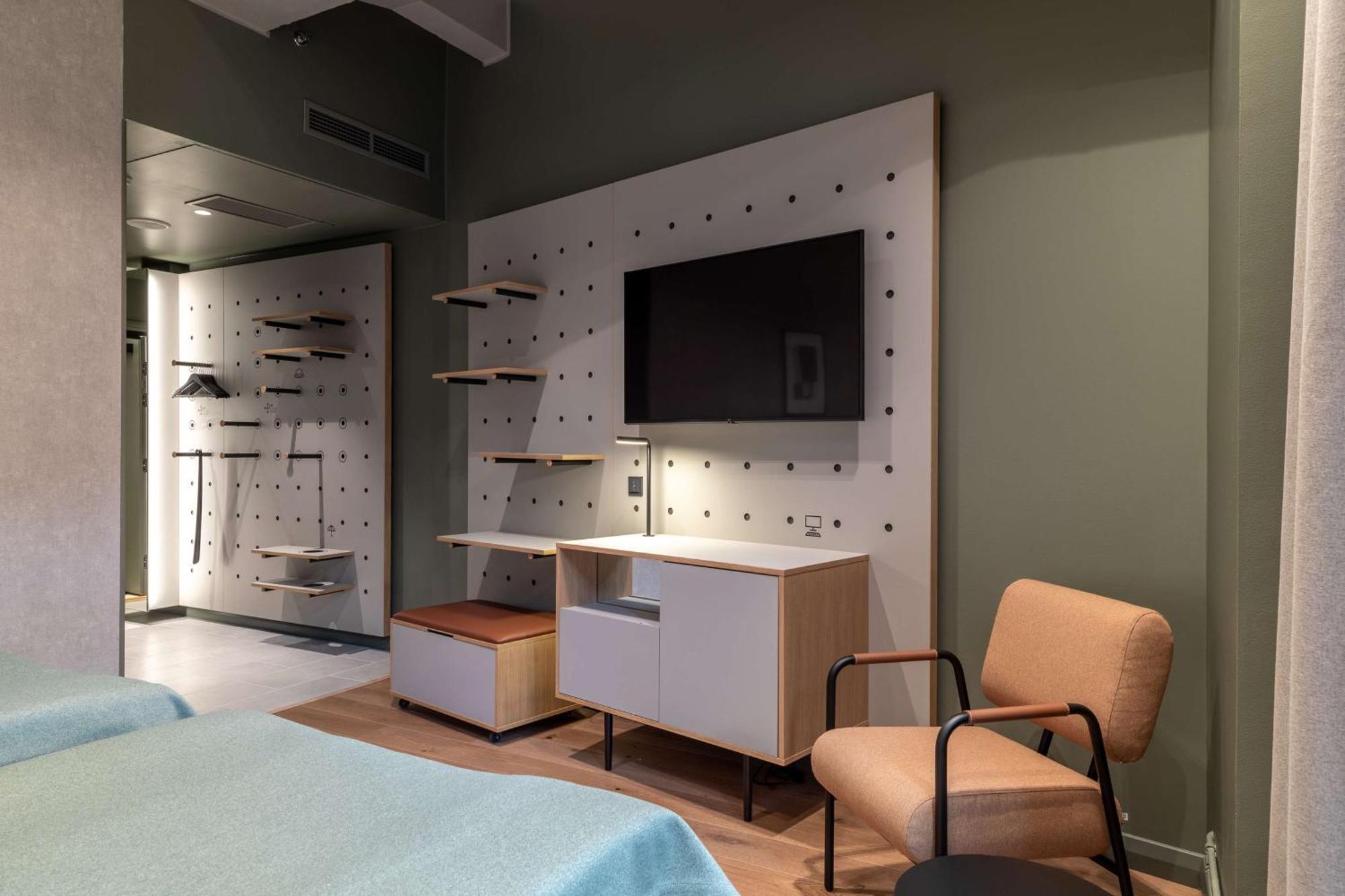 Scandic Helsinki Hub Экстерьер фото